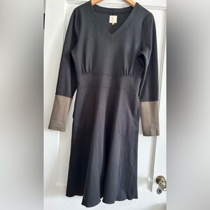 Black jersey dress with pockets